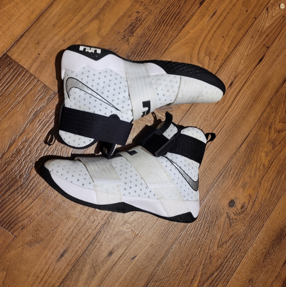 LeBron James Soldier 10